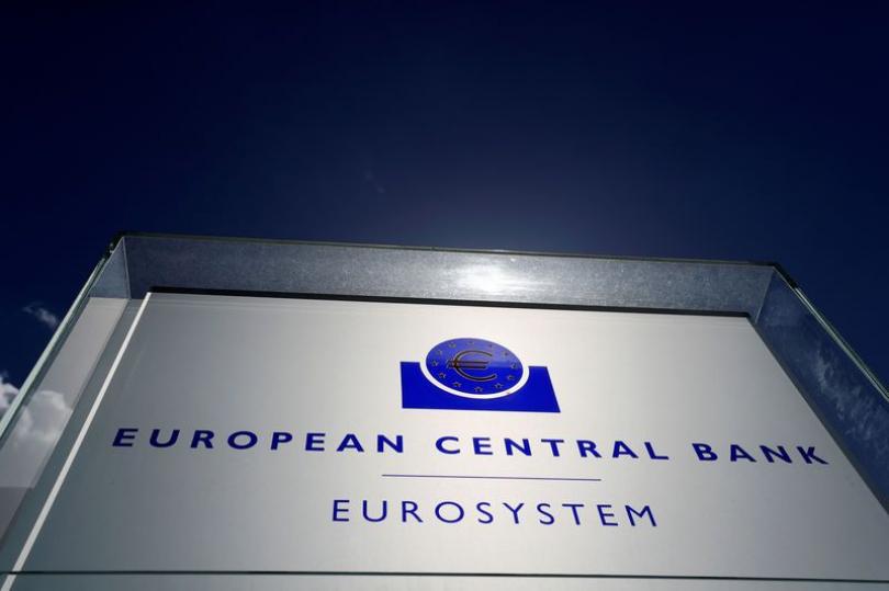 البنك المركزي الأوروبي يحتفظ بالفائدة دون تغيير